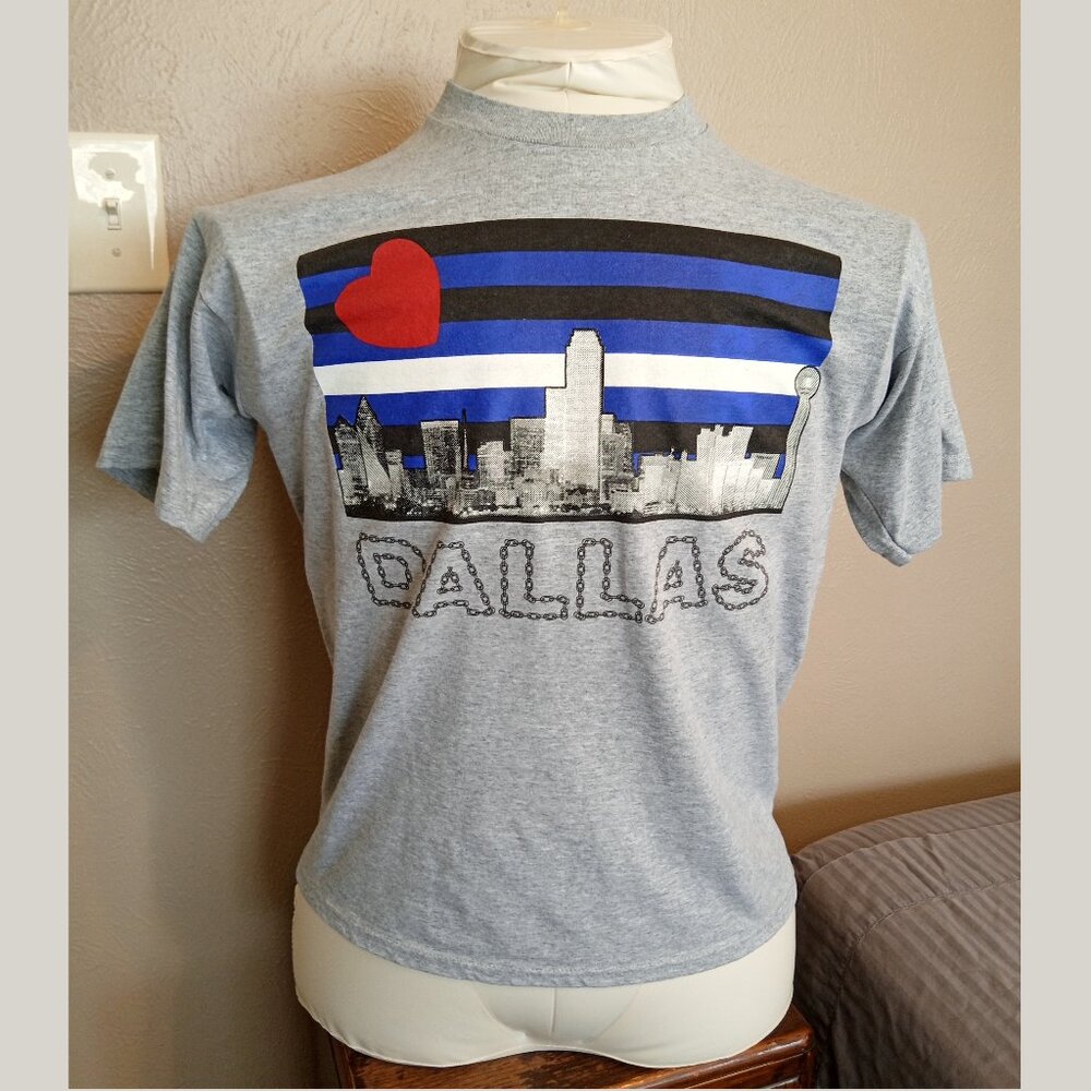 T-Shirt Featuring Leather Pride Flag & the Dallas Skyline (Size: L)